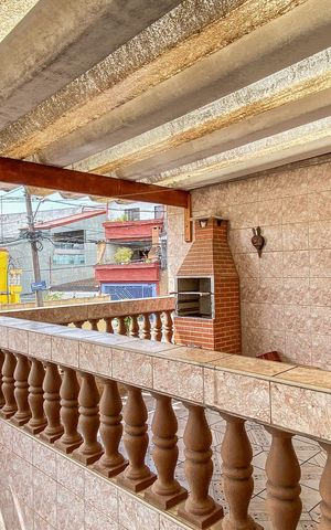 Casa para alugar com 120m², 2 quartos e 2 vagas Casa para alugar com 120m², 2 quartos e 2 vagasVaranda