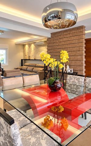 Casa à venda com 317m², 4 quartos e 6 vagas Casa à venda com 317m², 4 quartos e 6 vagasCozinha
