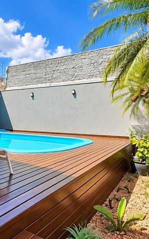 Casa à venda com 317m², 4 quartos e 6 vagas Casa à venda com 317m², 4 quartos e 6 vagasÁrea externa