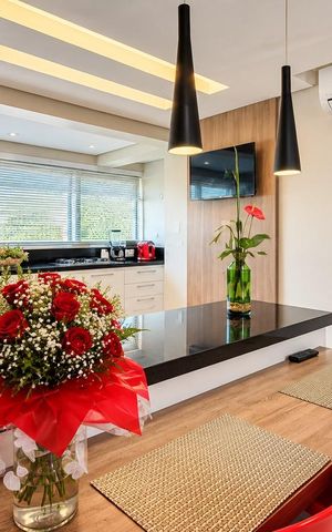 Casa à venda com 317m², 4 quartos e 6 vagas Casa à venda com 317m², 4 quartos e 6 vagasCozinha