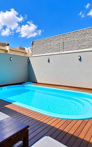 Casa à venda com 317m², 4 quartos e 6 vagas Casa à venda com 317m², 4 quartos e 6 vagasÁrea externa
