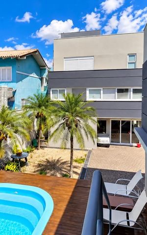 Casa à venda com 317m², 4 quartos e 6 vagas Casa à venda com 317m², 4 quartos e 6 vagasÁrea externa
