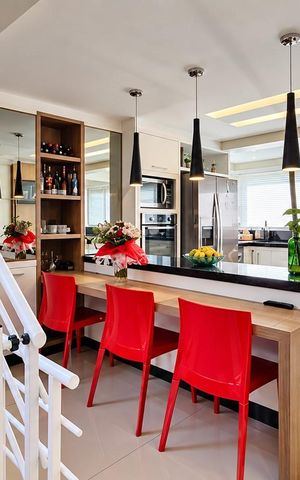 Casa à venda com 317m², 4 quartos e 6 vagas Casa à venda com 317m², 4 quartos e 6 vagasCozinha