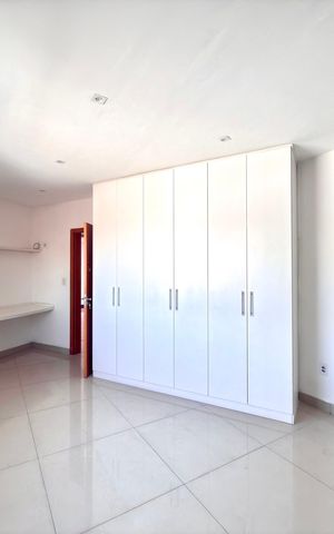 Casa para alugar com 250m², 3 quartos e 7 vagas Casa para alugar com 250m², 3 quartos e 7 vagasQuarto Suíte 1