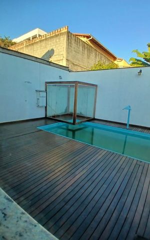 Casa para alugar com 250m², 3 quartos e 7 vagas Casa para alugar com 250m², 3 quartos e 7 vagasÁrea comum - Piscina