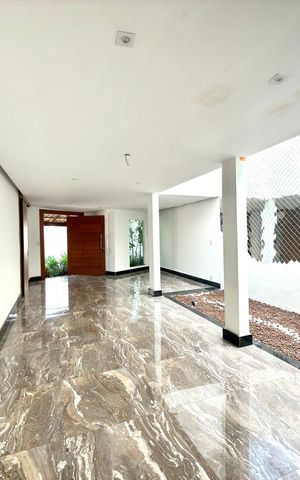 Casa para alugar com 250m², 3 quartos e 7 vagas Casa para alugar com 250m², 3 quartos e 7 vagasSala