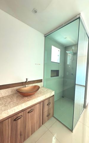 Casa para alugar com 250m², 3 quartos e 7 vagas Casa para alugar com 250m², 3 quartos e 7 vagasBanheiro da Suíte