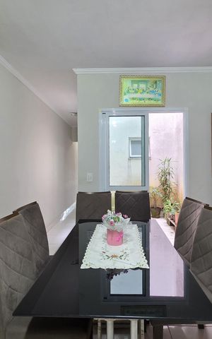 Casa à venda com 133m², 3 quartos e 2 vagas Casa à venda com 133m², 3 quartos e 2 vagasCozinha