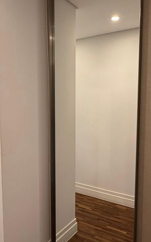 Apartamento à venda com 250m², 4 quartos e 4 vagas Apartamento à venda com 250m², 4 quartos e 4 vagasArmário