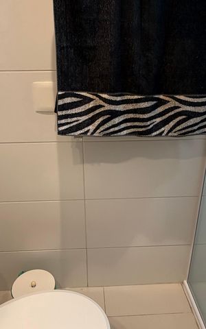 Apartamento à venda com 250m², 4 quartos e 4 vagas Apartamento à venda com 250m², 4 quartos e 4 vagasBanheiro suite 4