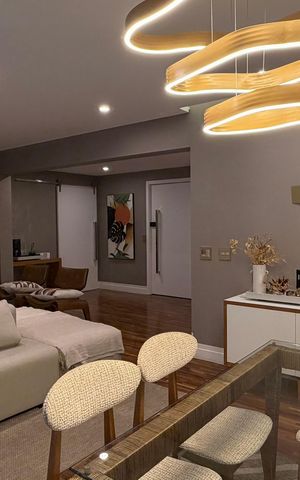Apartamento à venda com 250m², 4 quartos e 4 vagas Apartamento à venda com 250m², 4 quartos e 4 vagasSala