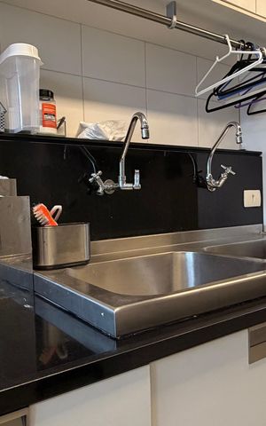 Apartamento à venda com 250m², 4 quartos e 4 vagas Apartamento à venda com 250m², 4 quartos e 4 vagasÁrea de serviço