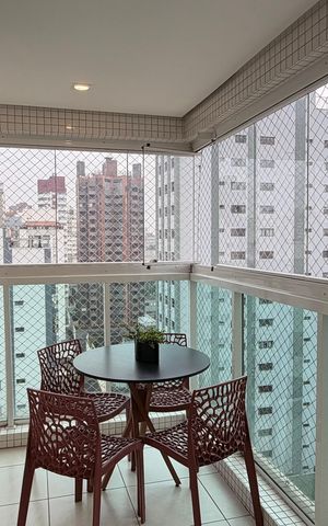 Apartamento à venda com 250m², 4 quartos e 4 vagas Apartamento à venda com 250m², 4 quartos e 4 vagasVaranda