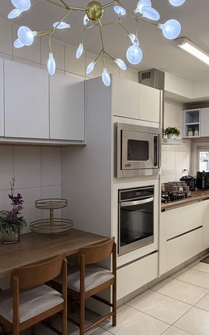 Apartamento à venda com 250m², 4 quartos e 4 vagas Apartamento à venda com 250m², 4 quartos e 4 vagasCozinha