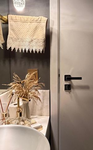 Apartamento à venda com 250m², 4 quartos e 4 vagas Apartamento à venda com 250m², 4 quartos e 4 vagasLavabo