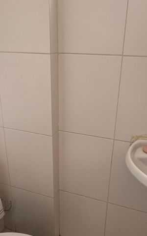 Apartamento à venda com 250m², 4 quartos e 4 vagas Apartamento à venda com 250m², 4 quartos e 4 vagasBanheiro área de serviço