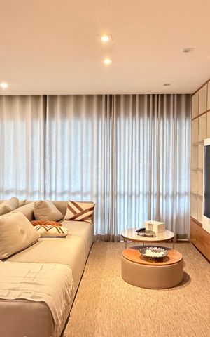 Apartamento à venda com 250m², 4 quartos e 4 vagas Apartamento à venda com 250m², 4 quartos e 4 vagasSala