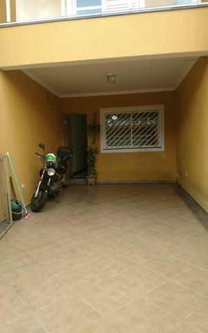 Casa à venda com 133m², 3 quartos e 2 vagas Casa à venda com 133m², 3 quartos e 2 vagasÁrea externa