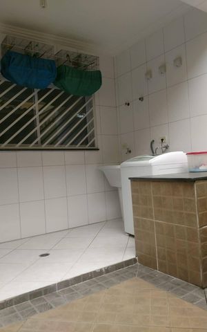 Casa à venda com 133m², 3 quartos e 2 vagas Casa à venda com 133m², 3 quartos e 2 vagasÁrea de serviço
