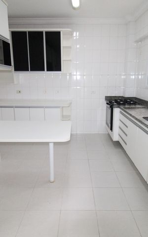 Apartamento para alugar com 142m², 4 quartos e 2 vagasCozinha