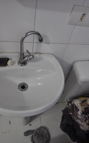 Casa à venda com 160m², 3 quartos e 2 vagasEdícula- banheiro