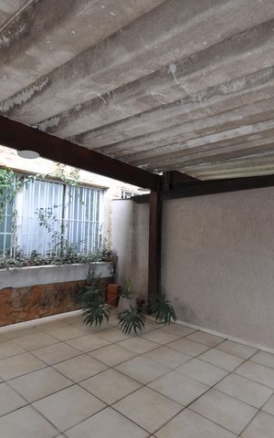 Casa à venda com 160m², 3 quartos e 2 vagasGaragem