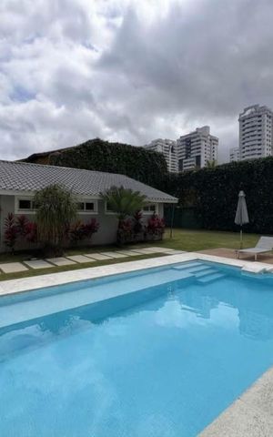 Casa de condomínio para alugar com 1003m², 7 quartos e 4 vagas Casa de condomínio para alugar com 1003m², 7 quartos e 4 vagasÁrea externa - Piscina