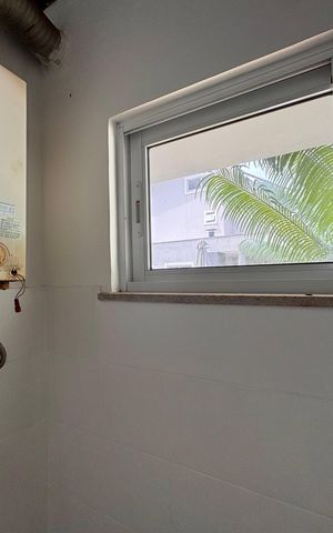 Casa de condomínio para alugar com 1003m², 7 quartos e 4 vagas Casa de condomínio para alugar com 1003m², 7 quartos e 4 vagasCozinha e Área de Serviço