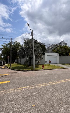 Casa de condomínio para alugar com 1003m², 7 quartos e 4 vagas Casa de condomínio para alugar com 1003m², 7 quartos e 4 vagasFachada