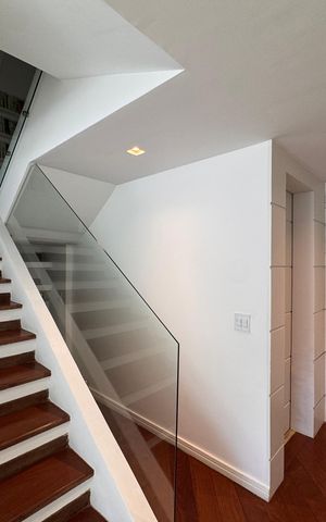 Casa de condomínio para alugar com 1003m², 7 quartos e 4 vagas Casa de condomínio para alugar com 1003m², 7 quartos e 4 vagasEscada
