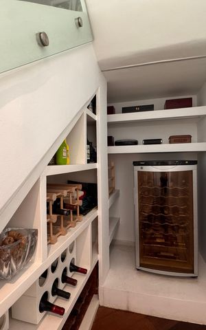 Casa de condomínio para alugar com 1003m², 7 quartos e 4 vagas Casa de condomínio para alugar com 1003m², 7 quartos e 4 vagasAdega