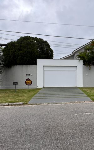 Casa de condomínio para alugar com 1003m², 7 quartos e 4 vagas Casa de condomínio para alugar com 1003m², 7 quartos e 4 vagasFachada