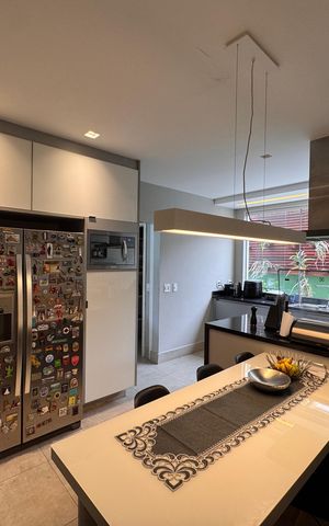 Casa de condomínio para alugar com 1003m², 7 quartos e 4 vagas Casa de condomínio para alugar com 1003m², 7 quartos e 4 vagasCozinha e Área de Serviço