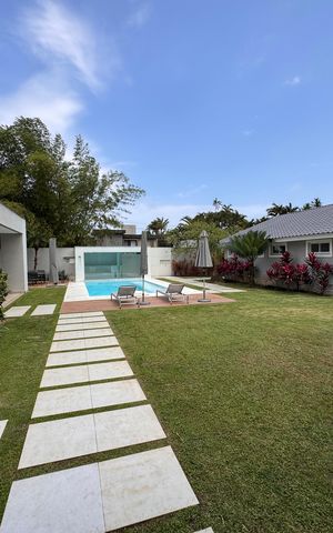 Casa de condomínio para alugar com 1003m², 7 quartos e 4 vagas Casa de condomínio para alugar com 1003m², 7 quartos e 4 vagasÁrea externa