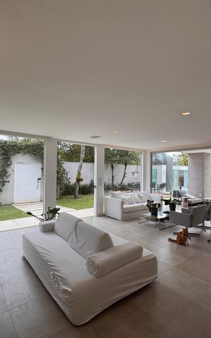 Casa de condomínio para alugar com 1003m², 7 quartos e 4 vagas Casa de condomínio para alugar com 1003m², 7 quartos e 4 vagasSala