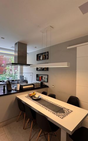 Casa de condomínio para alugar com 1003m², 7 quartos e 4 vagas Casa de condomínio para alugar com 1003m², 7 quartos e 4 vagasCozinha e Área de Serviço