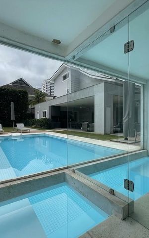 Casa de condomínio para alugar com 1003m², 7 quartos e 4 vagas Casa de condomínio para alugar com 1003m², 7 quartos e 4 vagasÁrea externa - Piscina