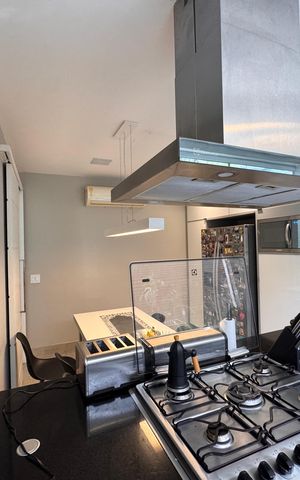 Casa de condomínio para alugar com 1003m², 7 quartos e 4 vagas Casa de condomínio para alugar com 1003m², 7 quartos e 4 vagasCozinha e Área de Serviço