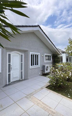 Casa de condomínio para alugar com 1003m², 7 quartos e 4 vagas Casa de condomínio para alugar com 1003m², 7 quartos e 4 vagasCasa de apoio