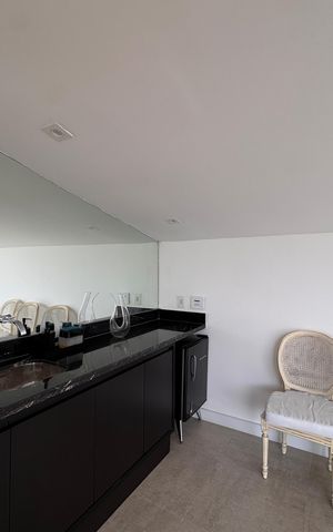 Casa de condomínio para alugar com 1003m², 7 quartos e 4 vagas Casa de condomínio para alugar com 1003m², 7 quartos e 4 vagasSala (Terceiro andar)