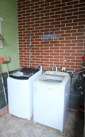 Casa à venda com 200m², 4 quartos e 3 vagasÁrea de Serviço e Quintal