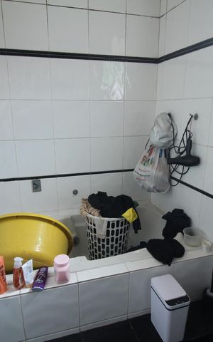 Casa à venda com 200m², 4 quartos e 3 vagasBanheiro 2