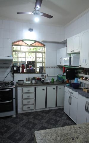 Casa à venda com 200m², 4 quartos e 3 vagasCozinha