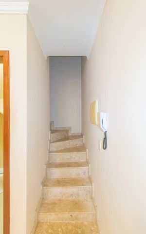 Casa de condomínio à venda com 50m², 3 quartos e 3 vagasCorredor