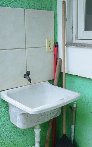 Casa para alugar com 52m², 2 quartos e 1 vagaÁrea de serviço