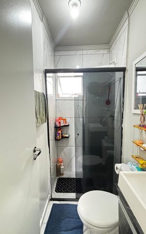Apartamento à venda com 55m², 2 quartos e 2 vagas Apartamento à venda com 55m², 2 quartos e 2 vagasBanheiro da Suíte