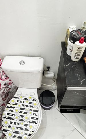 Apartamento à venda com 55m², 2 quartos e 2 vagas Apartamento à venda com 55m², 2 quartos e 2 vagasBanheiro