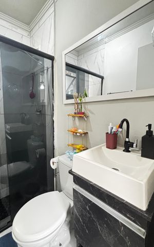 Apartamento à venda com 55m², 2 quartos e 2 vagas Apartamento à venda com 55m², 2 quartos e 2 vagasBanheiro da Suíte