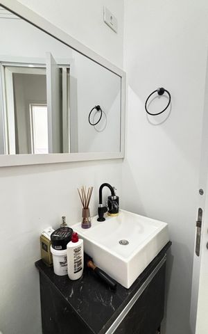 Apartamento à venda com 55m², 2 quartos e 2 vagas Apartamento à venda com 55m², 2 quartos e 2 vagasBanheiro