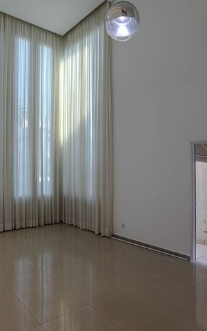 Casa para alugar com 209m², 4 quartos e 2 vagas Casa para alugar com 209m², 4 quartos e 2 vagasSala